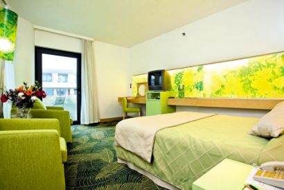 Aristocratic De Luxe bed(s) in a room at Cornelia De Luxe hotel.