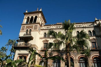 Antiques, Royal Suites and Grand Dining Under the Stars