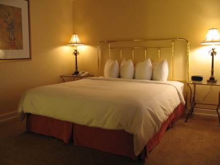 Alexis Hote - Old Bed