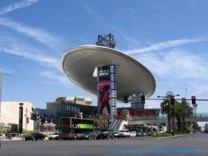 Winter Shopping In The Desert: Fashion Show, Las Vegas, NV