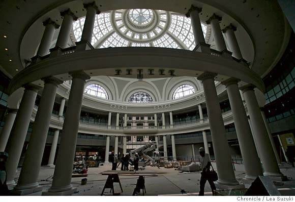 Centre of Fashionable Shopping Attention: Westfield San Francisco Centre