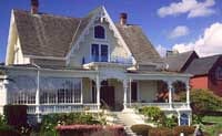 When in Mendo, Eat Where The Mendos Eat: MacCallum House Restaurant