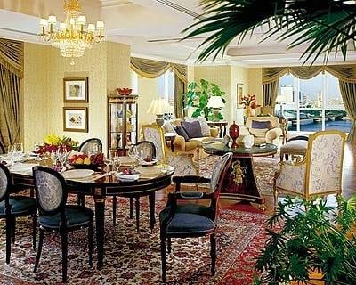 Keywords: large living room