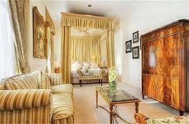 Keywords: living room, couch