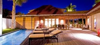 Keywords: house, pool 
  
  Description: A luxury house with a stunning pool invites you to Villa Nina.