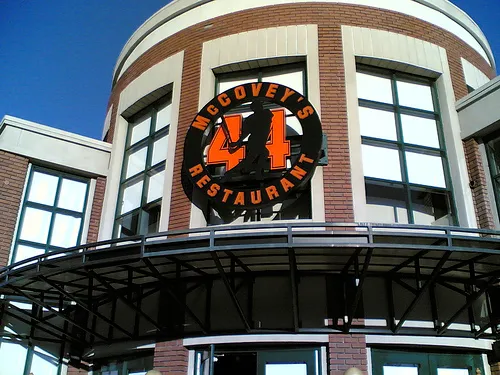 A Home Run For Burgers And Architecture :: McCovey’s, Walnut Creek, CA