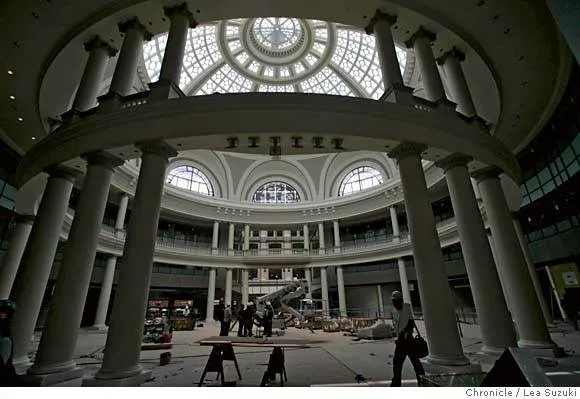 Centre of Fashionable Shopping Attention: Westfield San Francisco Centre