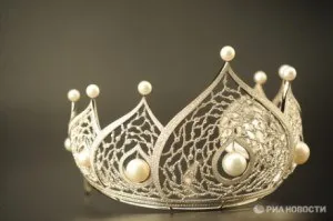 expensive-beauty-pageant-crown expensive-beauty-pageant-crown