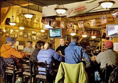 Bargain Bites in the Canadian Rockies :: Elk & Oarsman, Banff, Alberta