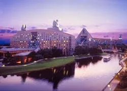 Rugs, Plugs & Drugs 25% Discount: Disney World, Orlando, FL