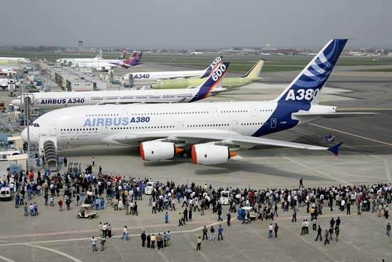 Bigger Is Better :: Singapore Airlines Airbus A380 Takes Flight