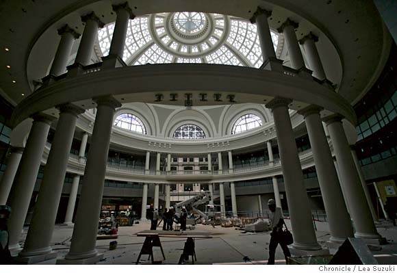 Centre of Fashionable Shopping Attention: Westfield San Francisco Centre