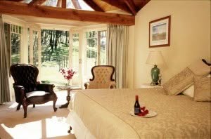 king-size-suite-with-ensuite-bay-window2 king-size-suite-with-ensuite-bay-window2
