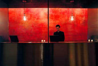 A Tale of Two Towers :: New York City Hotels